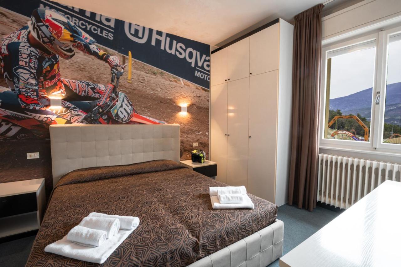 Hotel Ciclamino Pietramurata Exteriör bild