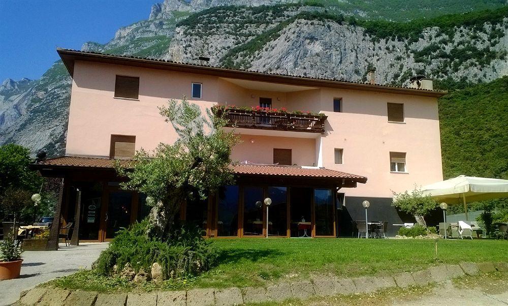 Hotel Ciclamino Pietramurata Exteriör bild