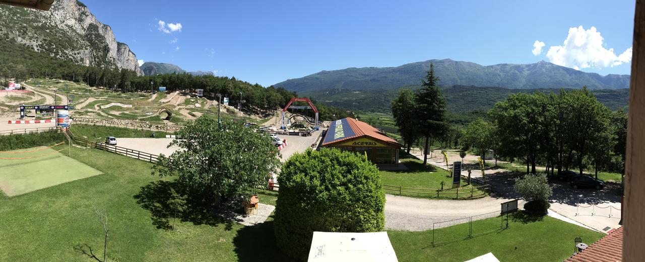 Hotel Ciclamino Pietramurata Exteriör bild